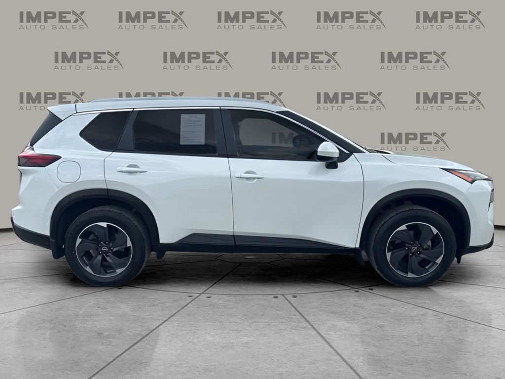 Used 2024 Nissan Rogue SV w/ SV Premium Package FWD image 6