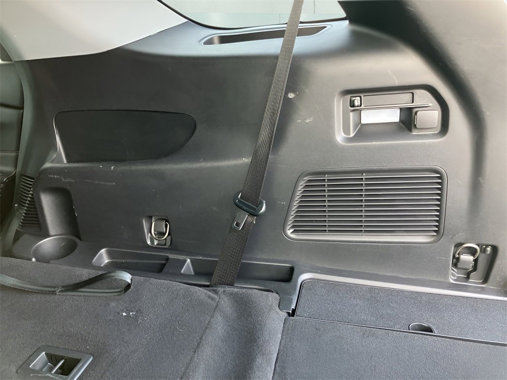 Used 2022 Ford Explorer XLT image 41