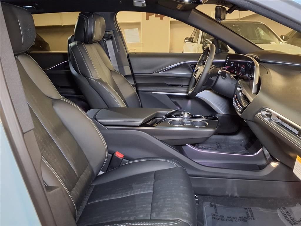 New 2026 Cadillac Lyriq V image 6