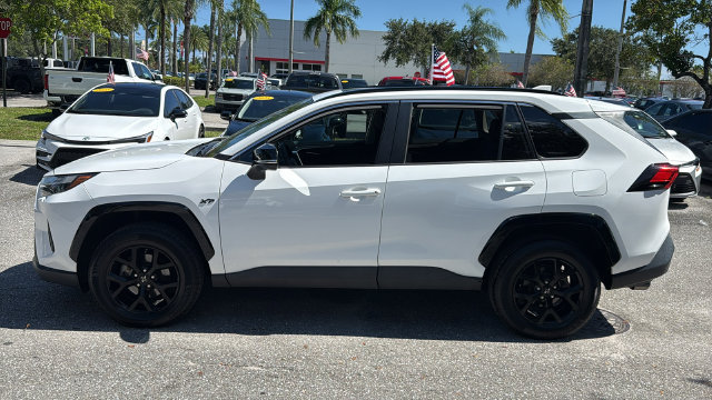 Used 2022 Toyota RAV4 XLE FWD image 4