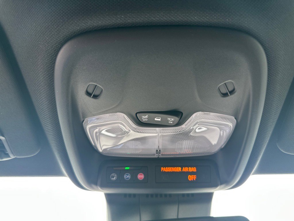 New 2025 GMC Canyon Elevation w/ Convenience Package image 17