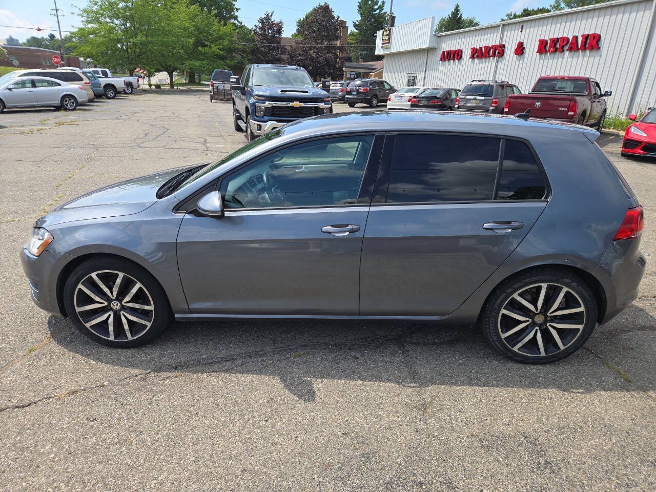 Used 2015 Volkswagen Golf TDI S FWD image 5