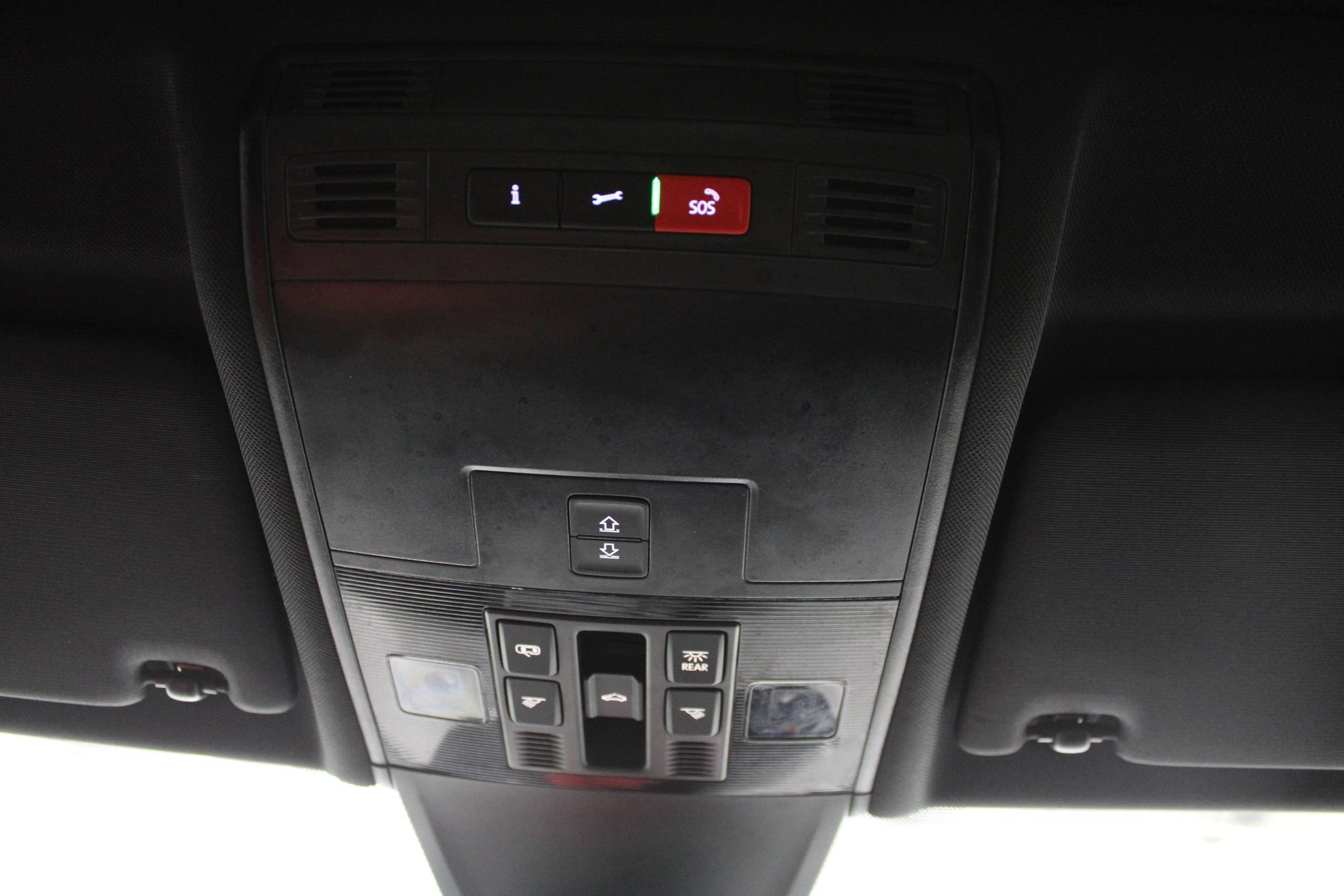 Used 2024 Volkswagen Tiguan SE R-Line AWD/4WD image 34