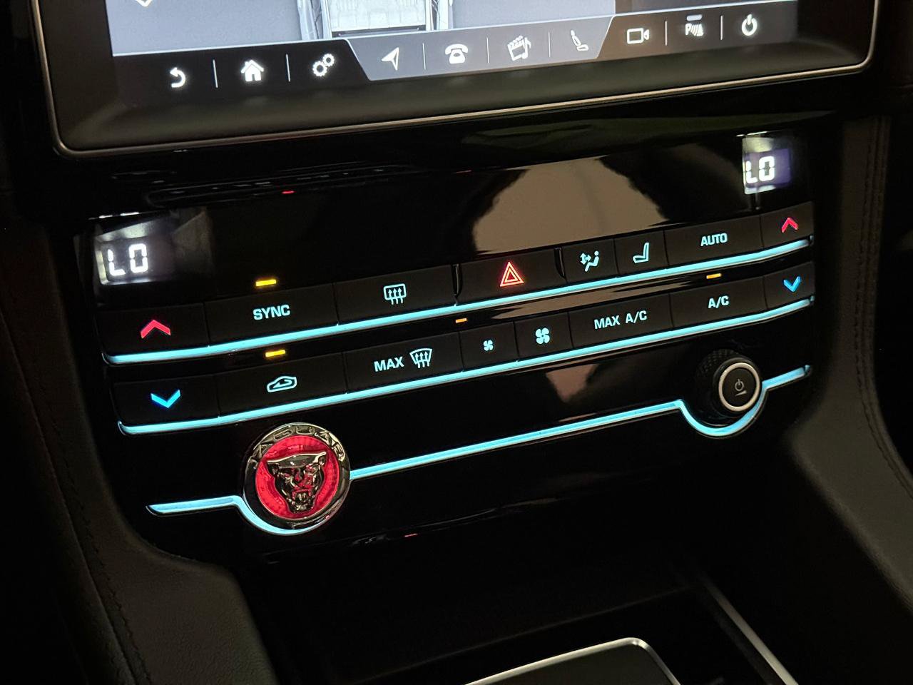 Used 2020 Jaguar F-PACE Prestige AWD/4WD image 36