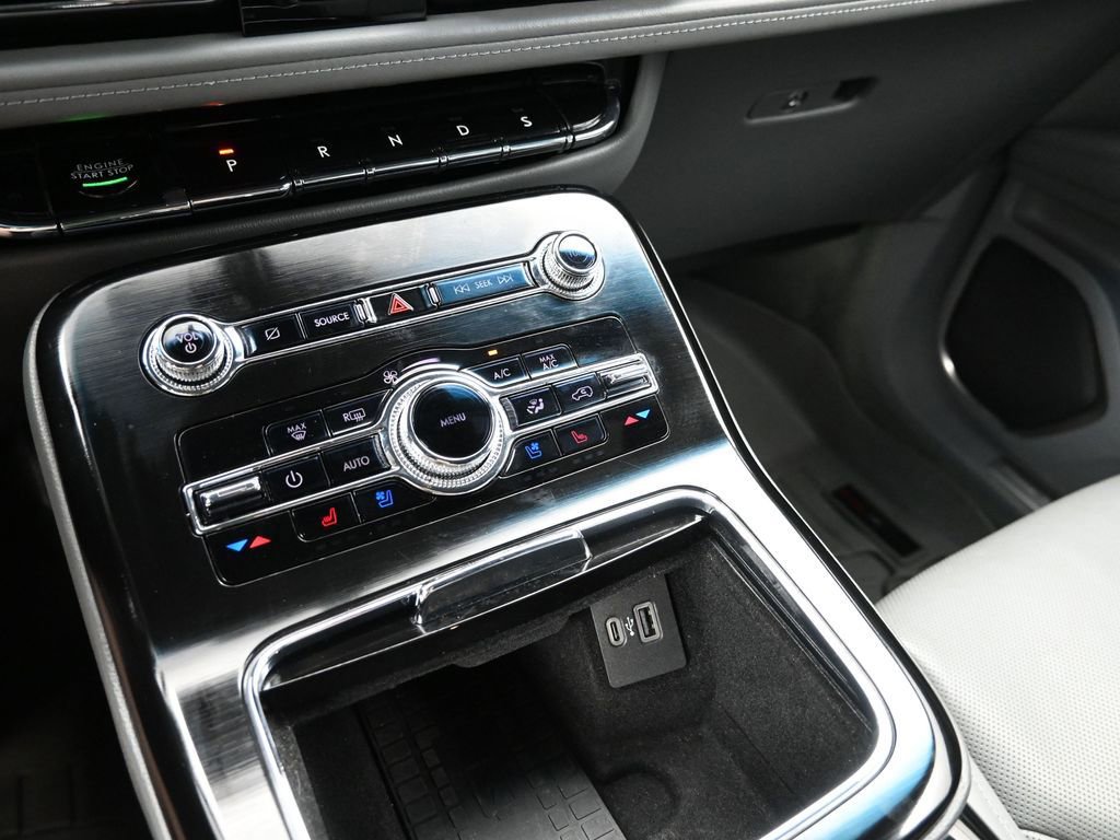 Used 2021 Lincoln Nautilus Reserve image 21