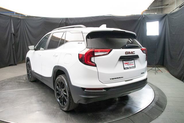 Used 2024 GMC Terrain SLE w/ Elevation Edition image 10