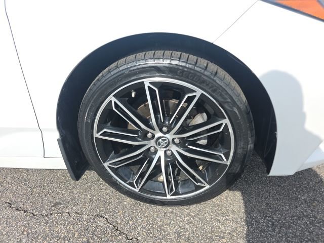 Used 2019 Toyota Avalon Touring w/ Carpet Mat Package FWD image 10