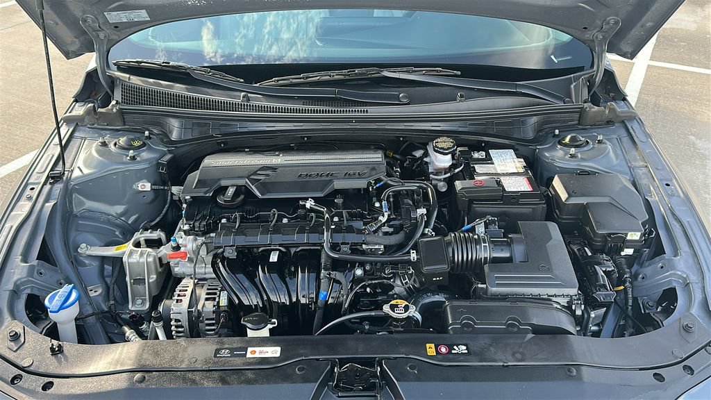 Used 2024 Hyundai Elantra Limited FWD image 4