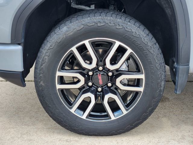 Used 2024 GMC Sierra 1500 AT4 w/ Technology Package AWD/4WD image 11