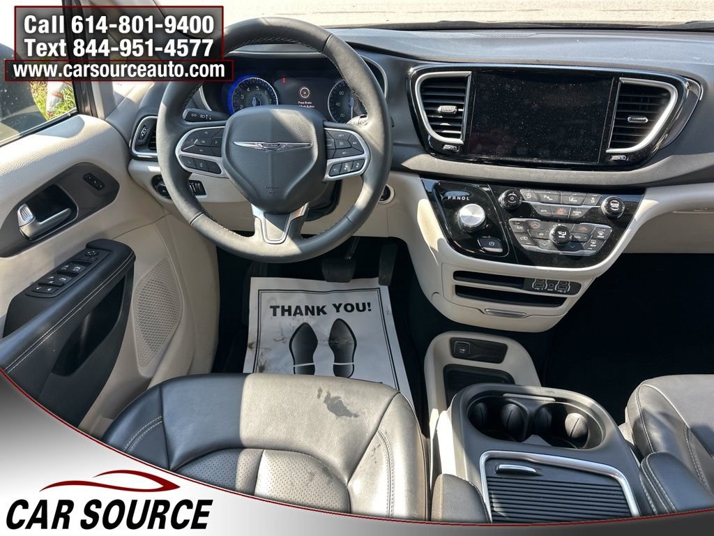 Used 2023 Chrysler Pacifica Touring-L image 12