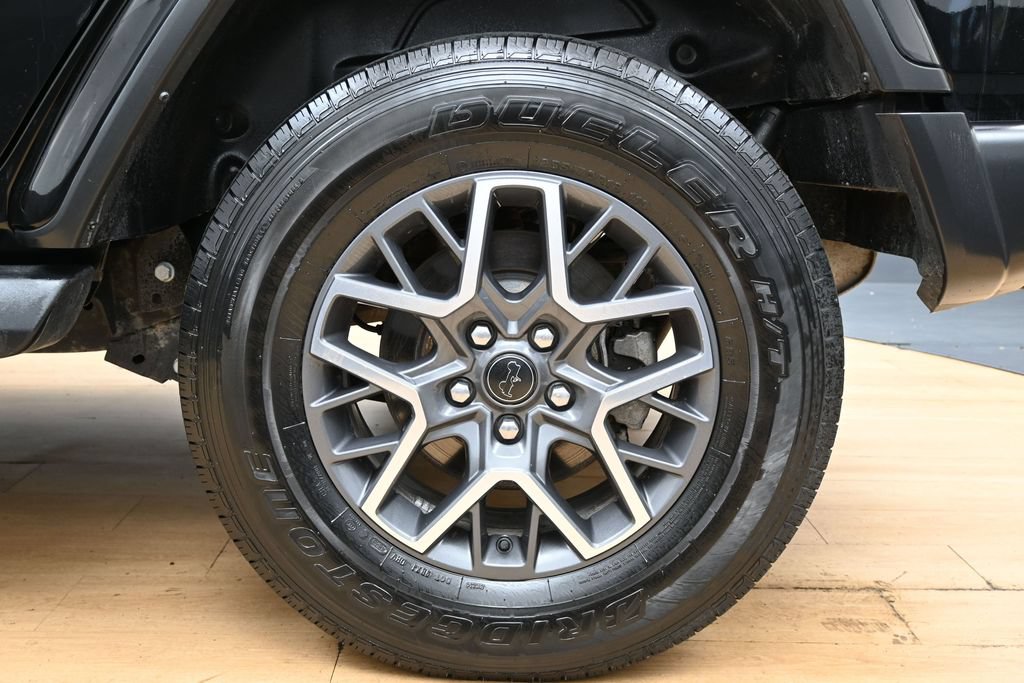Used 2024 Jeep Wrangler Unlimited Sahara AWD/4WD image 13