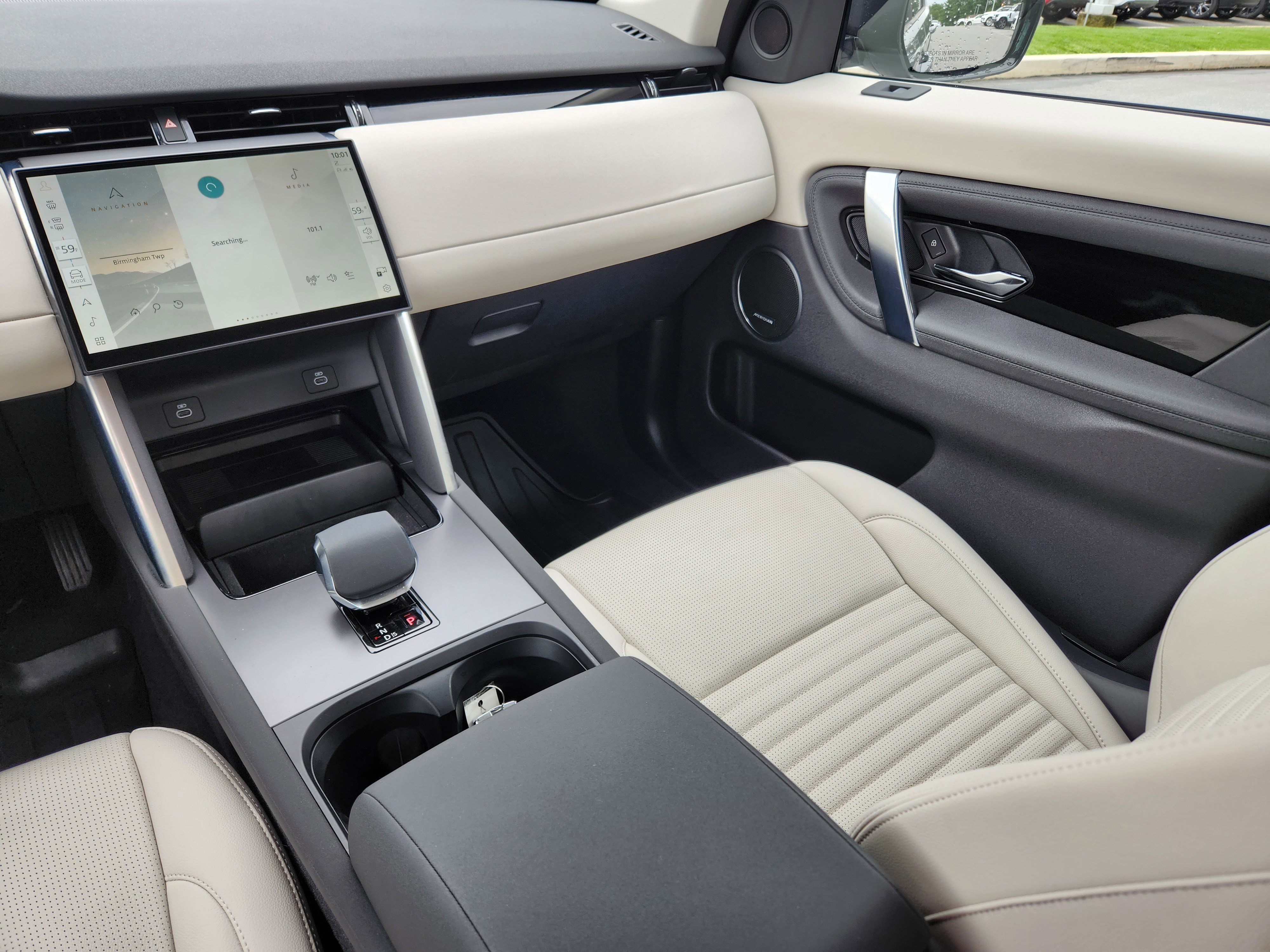Certified 2025 Land Rover Discovery Sport S image 14