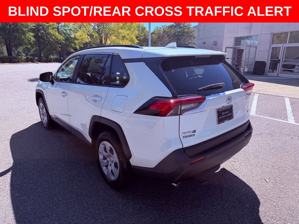 Used 2021 Toyota RAV4 LE FWD image 5