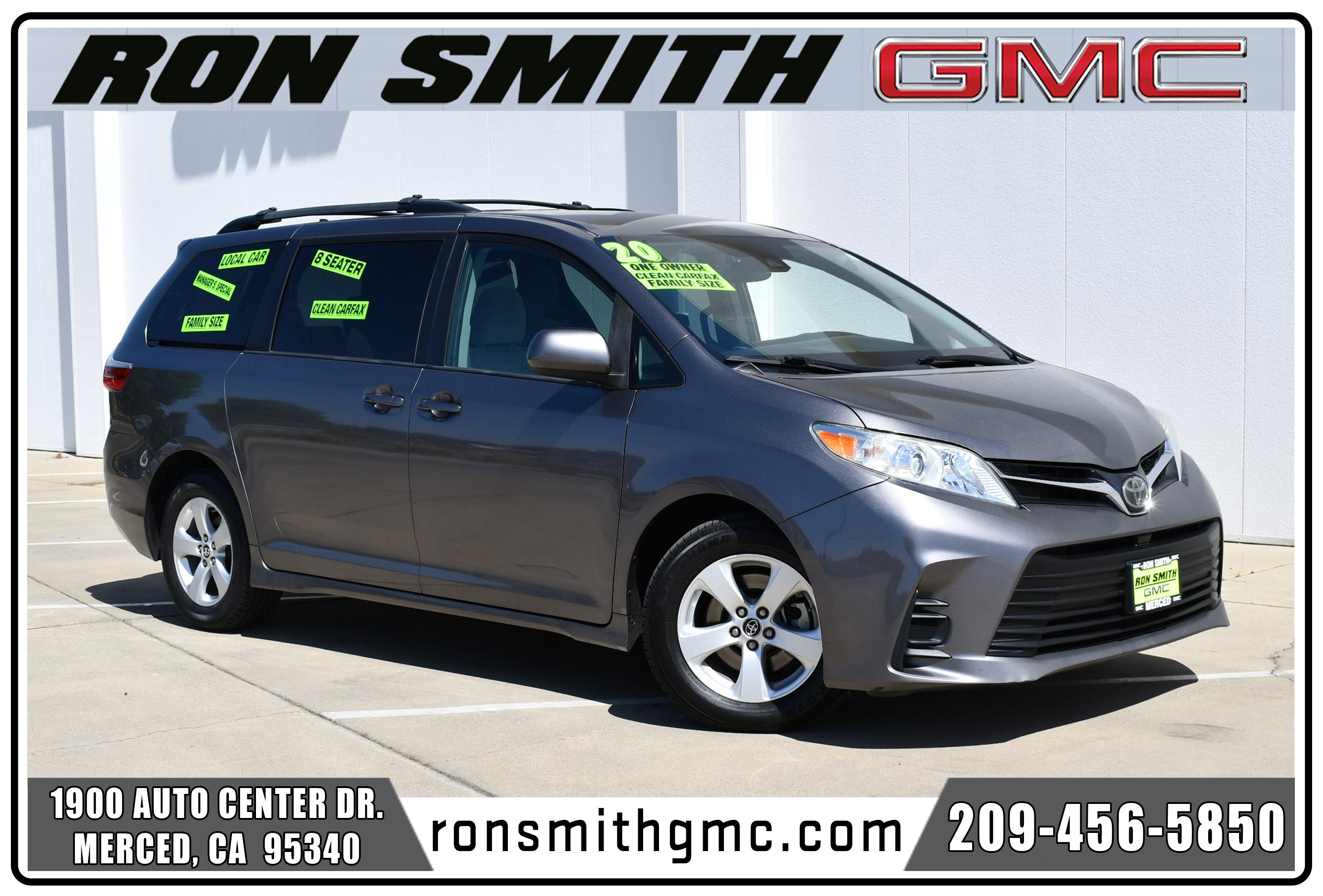 Used 2020 Toyota Sienna LE w/ Carpet Mat Package image 1