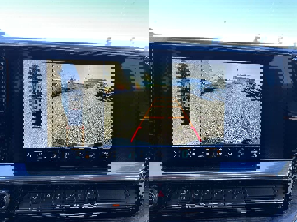 Used 2024 Chevrolet Silverado 2500 LTZ w/ LTZ Premium Package image 16