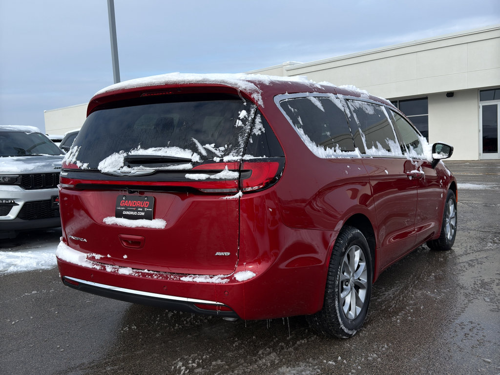 New 2026 Chrysler Pacifica Select image 5