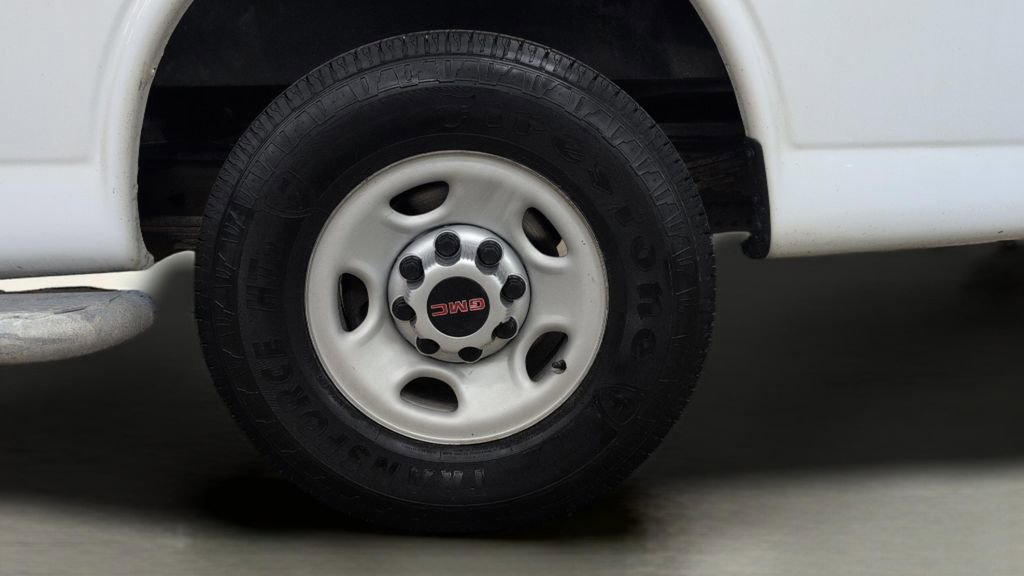 Used 2017 GMC Savana 2500 RWD image 25