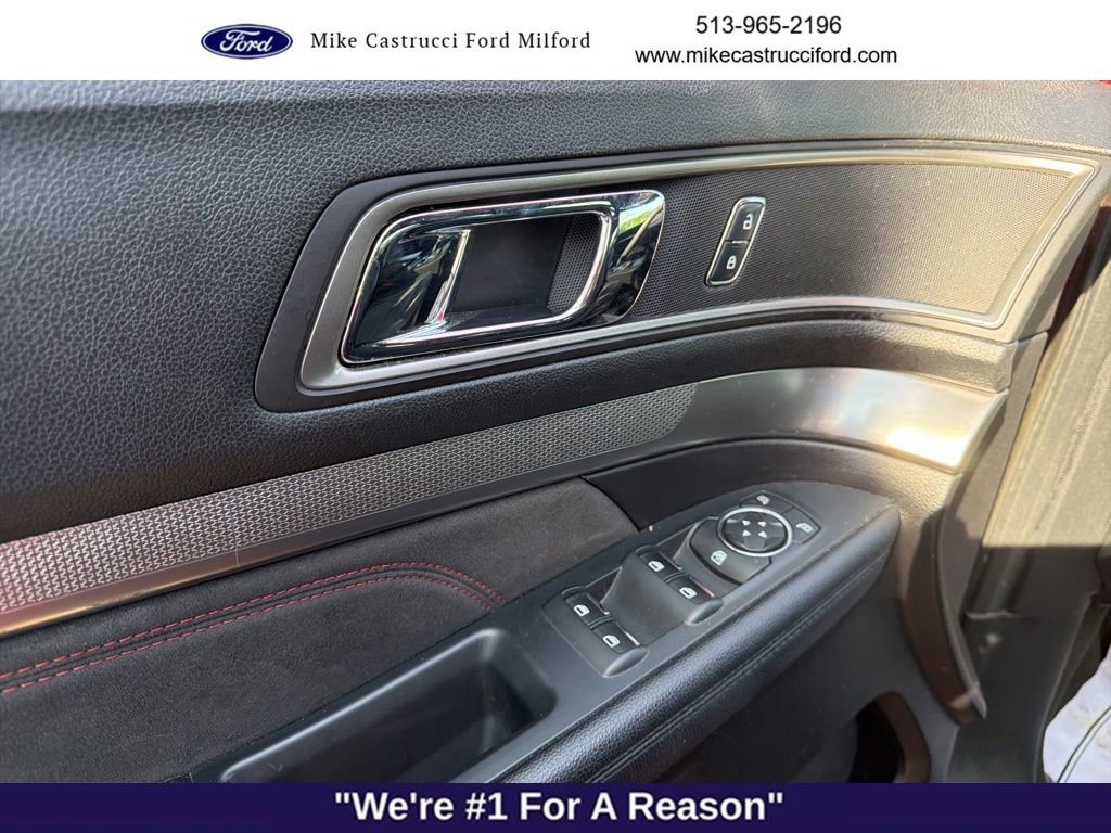 Used 2018 Ford Explorer XLT w/ Equipment Group 202A FWD image 11
