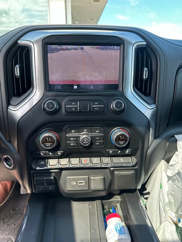Used 2019 Chevrolet Silverado 1500 LTZ w/ LTZ Premium Package AWD/4WD image 14