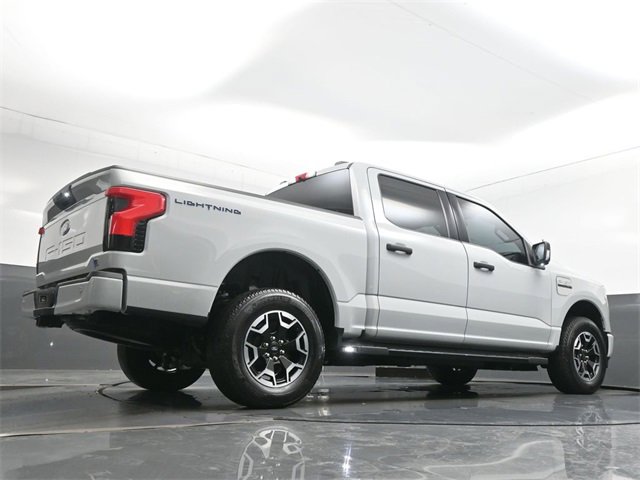 Used 2023 Ford F150 Lightning XLT image 30