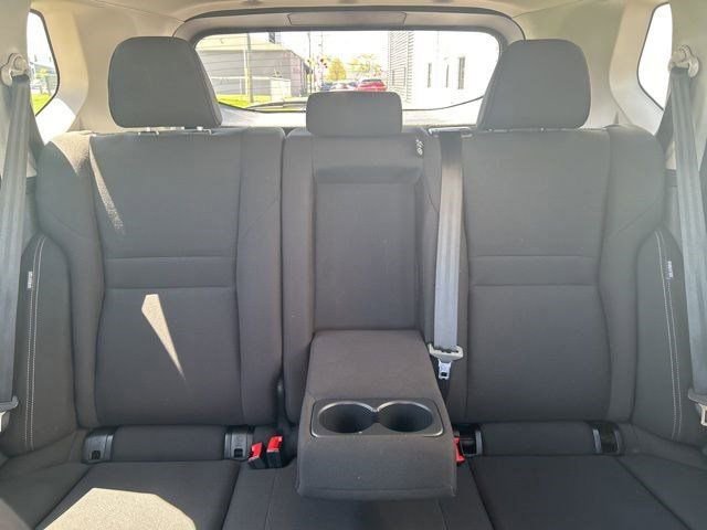 Used 2024 Nissan Rogue S image 28