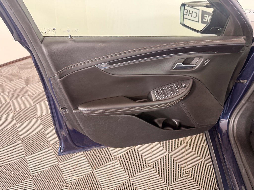 Used 2018 Chevrolet Impala LT FWD image 16