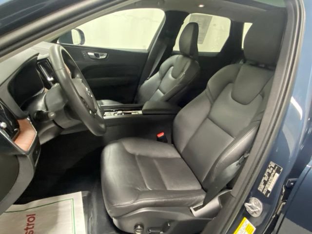 Used 2023 Volvo XC60 B5 Plus AWD/4WD image 11