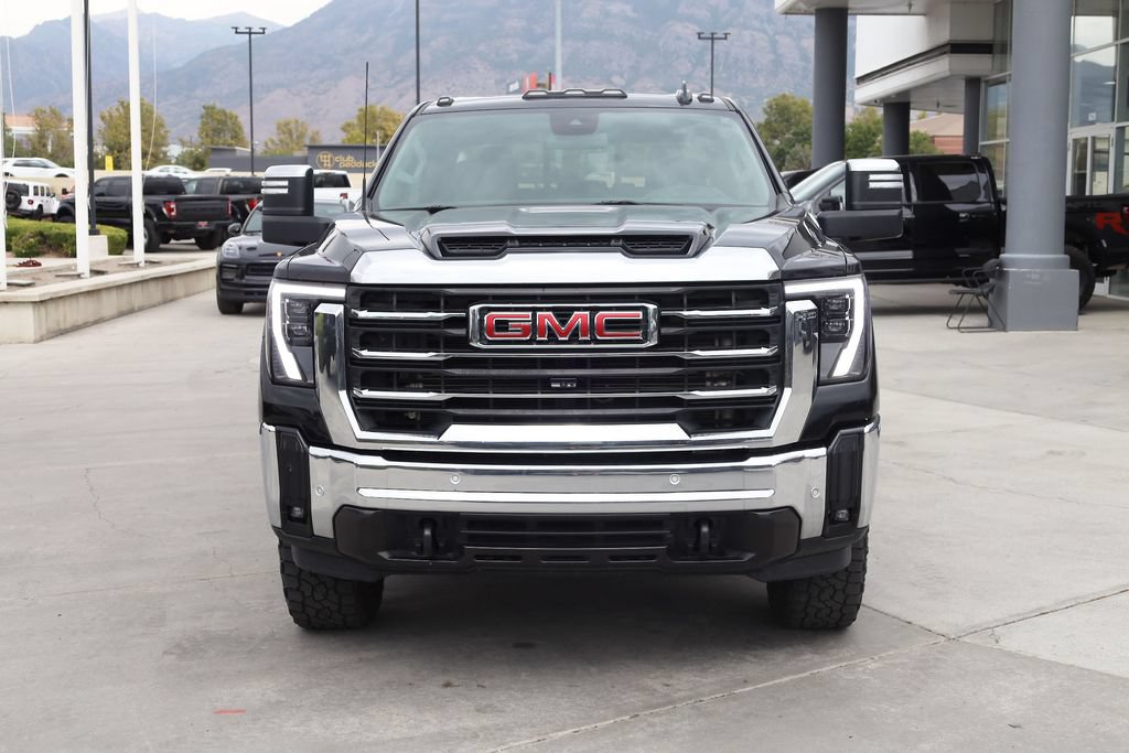 Used 2024 GMC Sierra 3500 SLT w/ SLT Premium Package AWD/4WD image 9