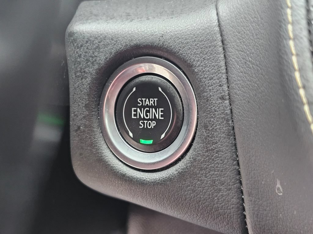 Used 2021 Chevrolet Suburban Premier AWD/4WD image 35