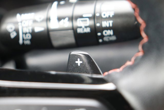 Used 2025 Honda Pilot Sport image 27