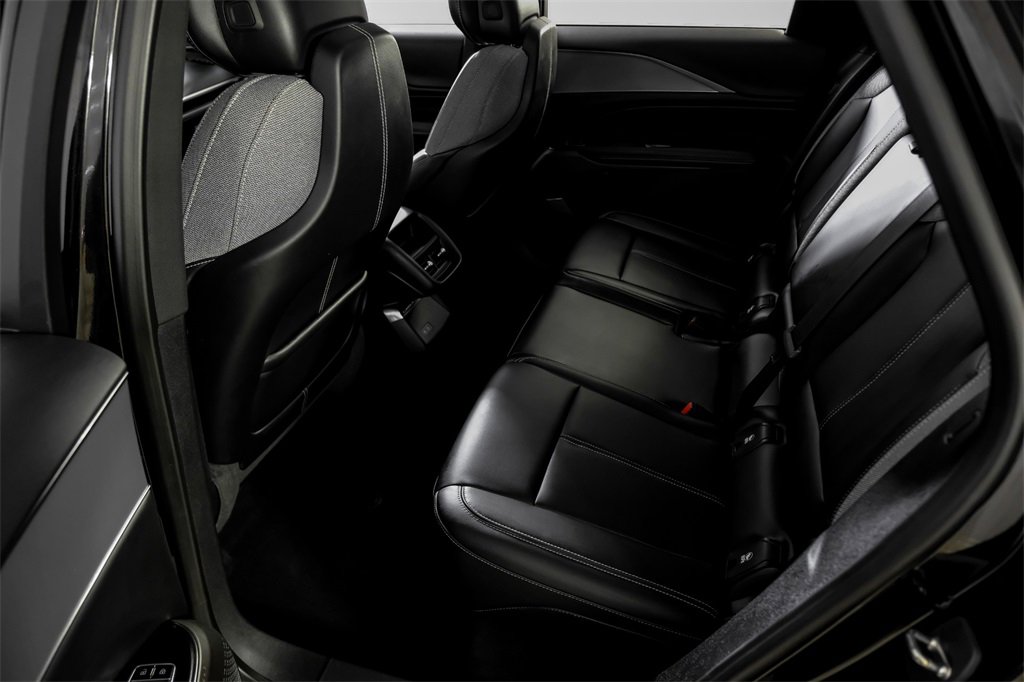 Used 2024 Cadillac Lyriq Tech image 38