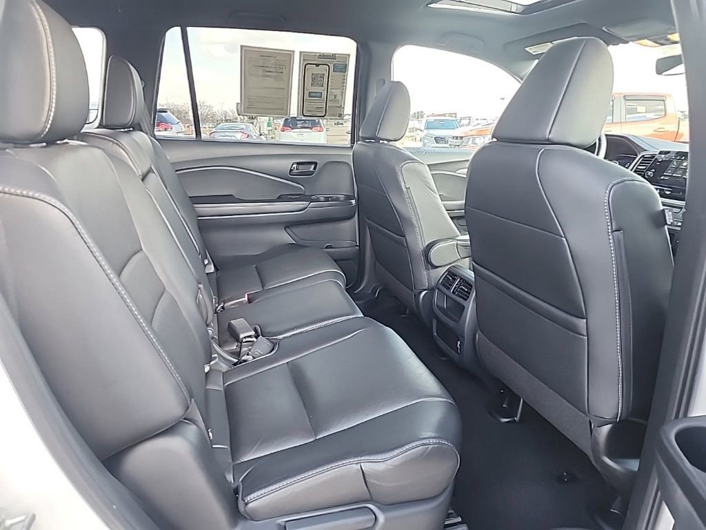 Used 2023 Honda Passport EX-L image 28
