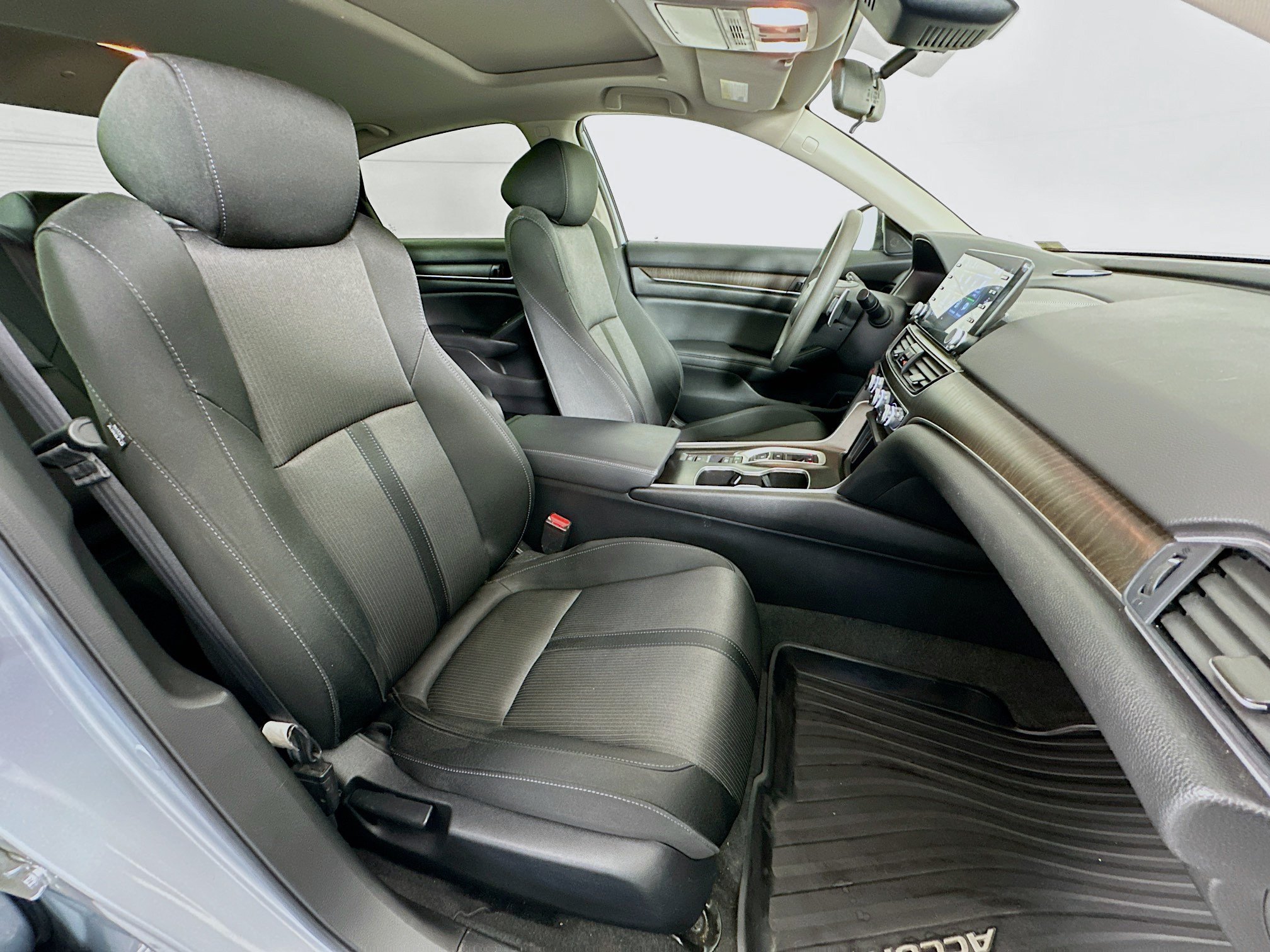 Used 2021 Honda Accord EX image 31
