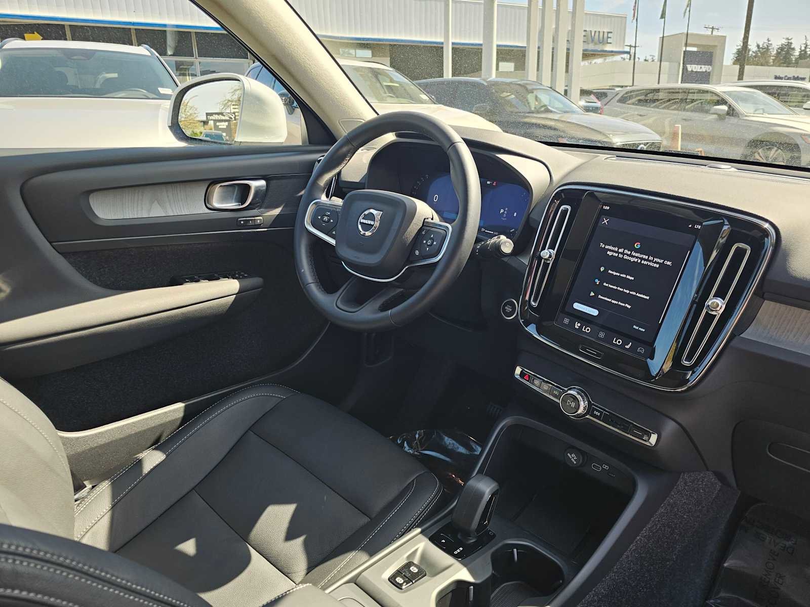 Used 2025 Volvo XC40 B5 Core w/ Protection Package Premier AWD/4WD image 10