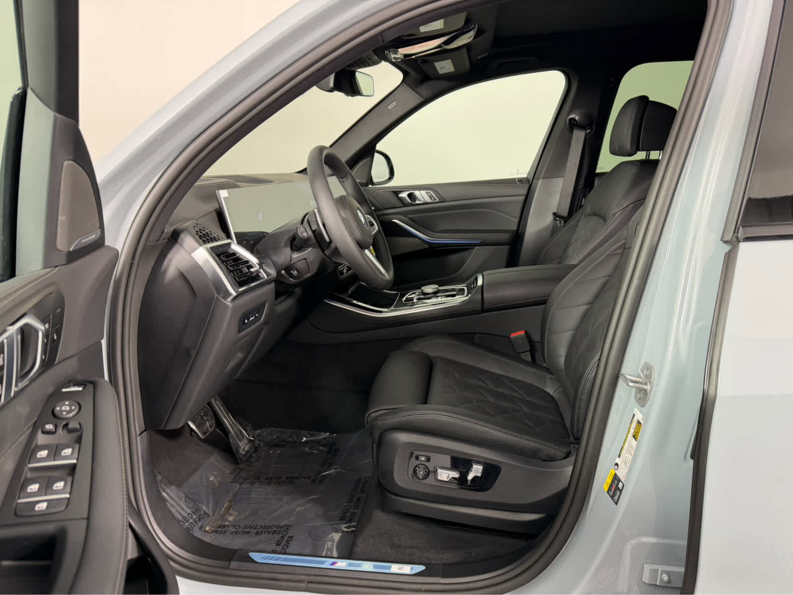 New 2026 BMW X5 xDrive50e w/ M Sport Package AWD/4WD image 9