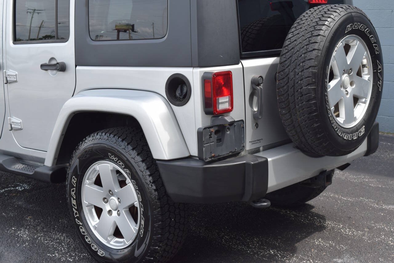 Used 2010 Jeep Wrangler Unlimited Sahara w/ Trailer Tow Group AWD/4WD image 10