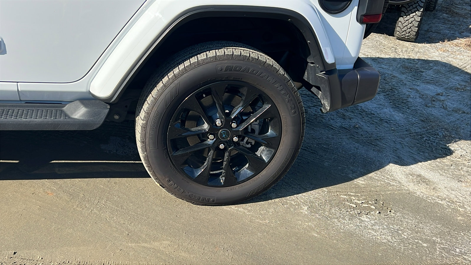 Used 2025 Jeep Wrangler Sahara 4xe image 12