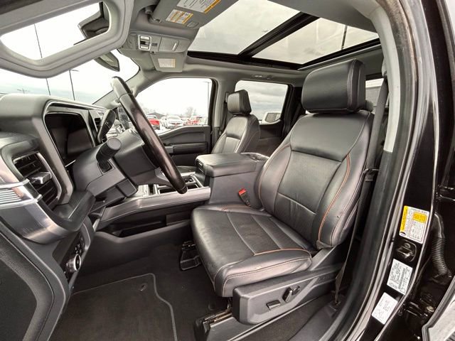 Used 2025 Ford F350 Lariat w/ Black Appearance Package image 30