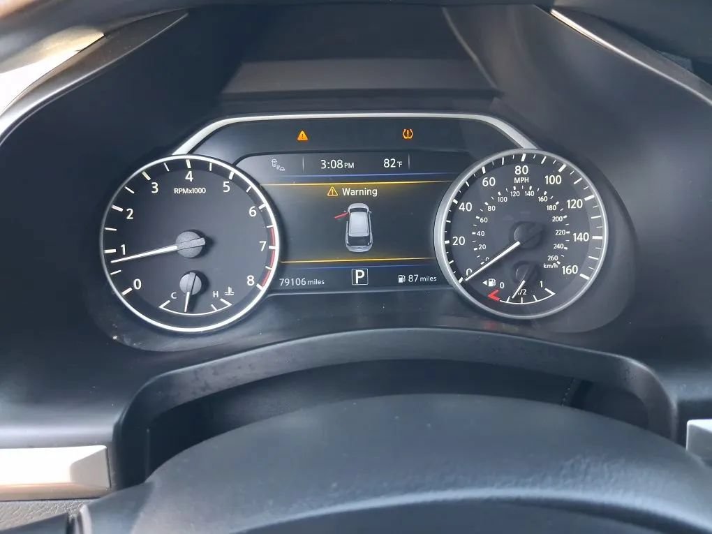 Used 2015 Nissan Murano Platinum w/ Platinum Technology Package FWD image 17