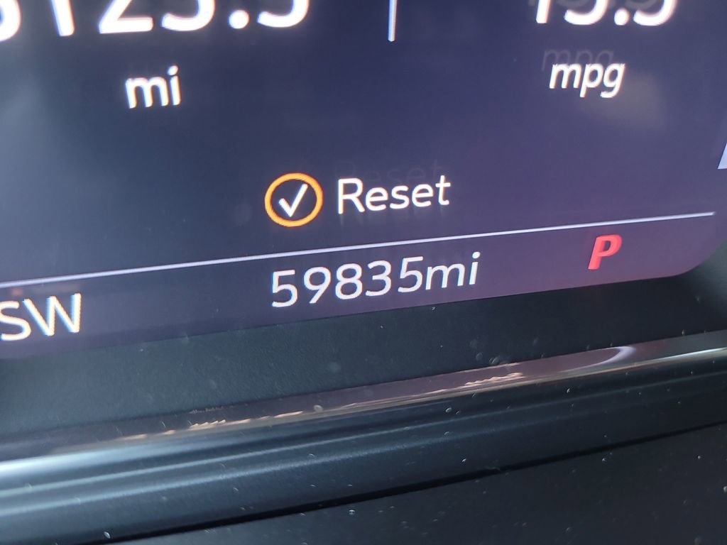 Used 2022 GMC Sierra 3500 Denali w/ Denali Ultimate Package image 31