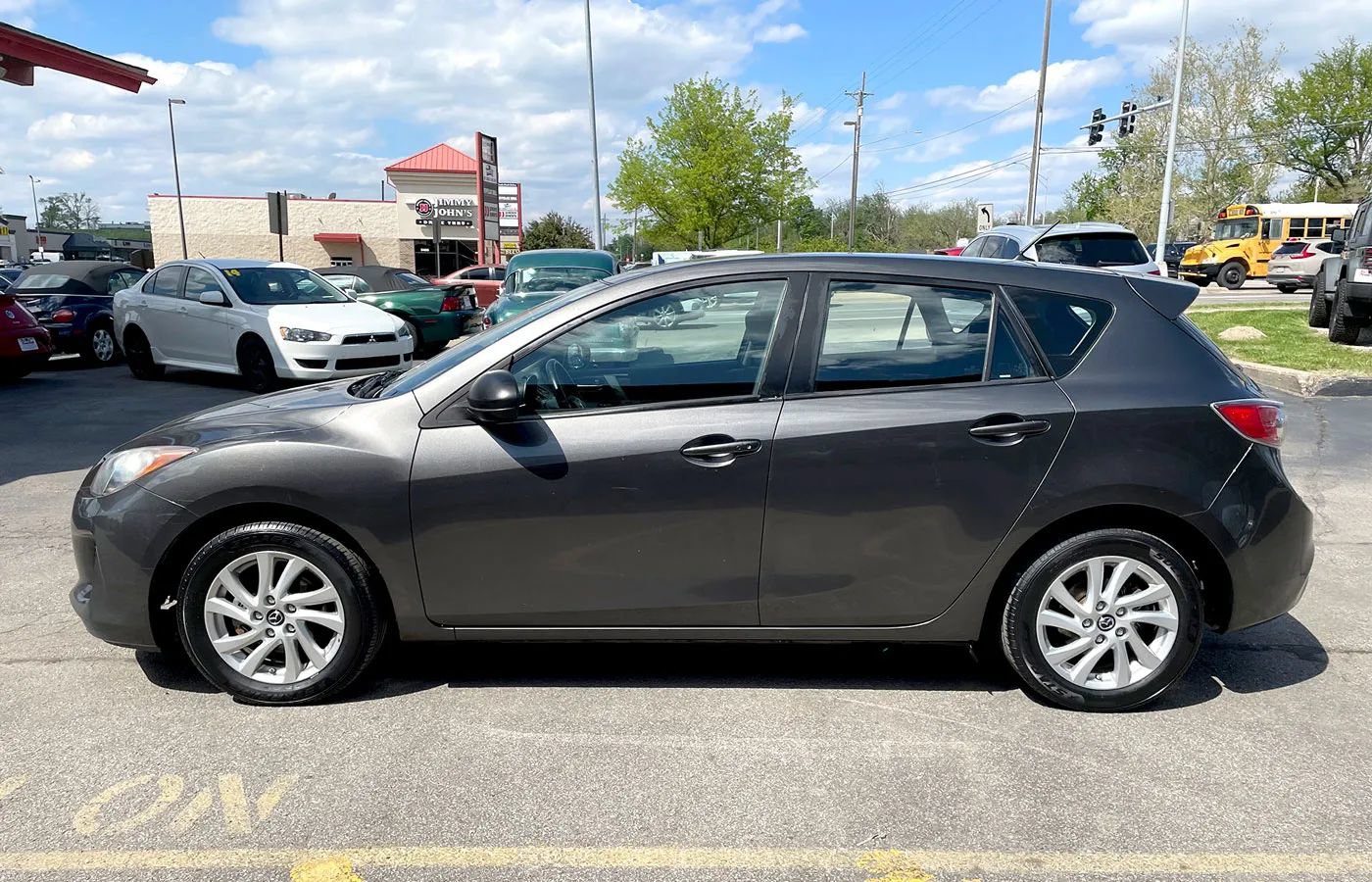 Used 2013 MAZDA MAZDA3 i Touring FWD image 3