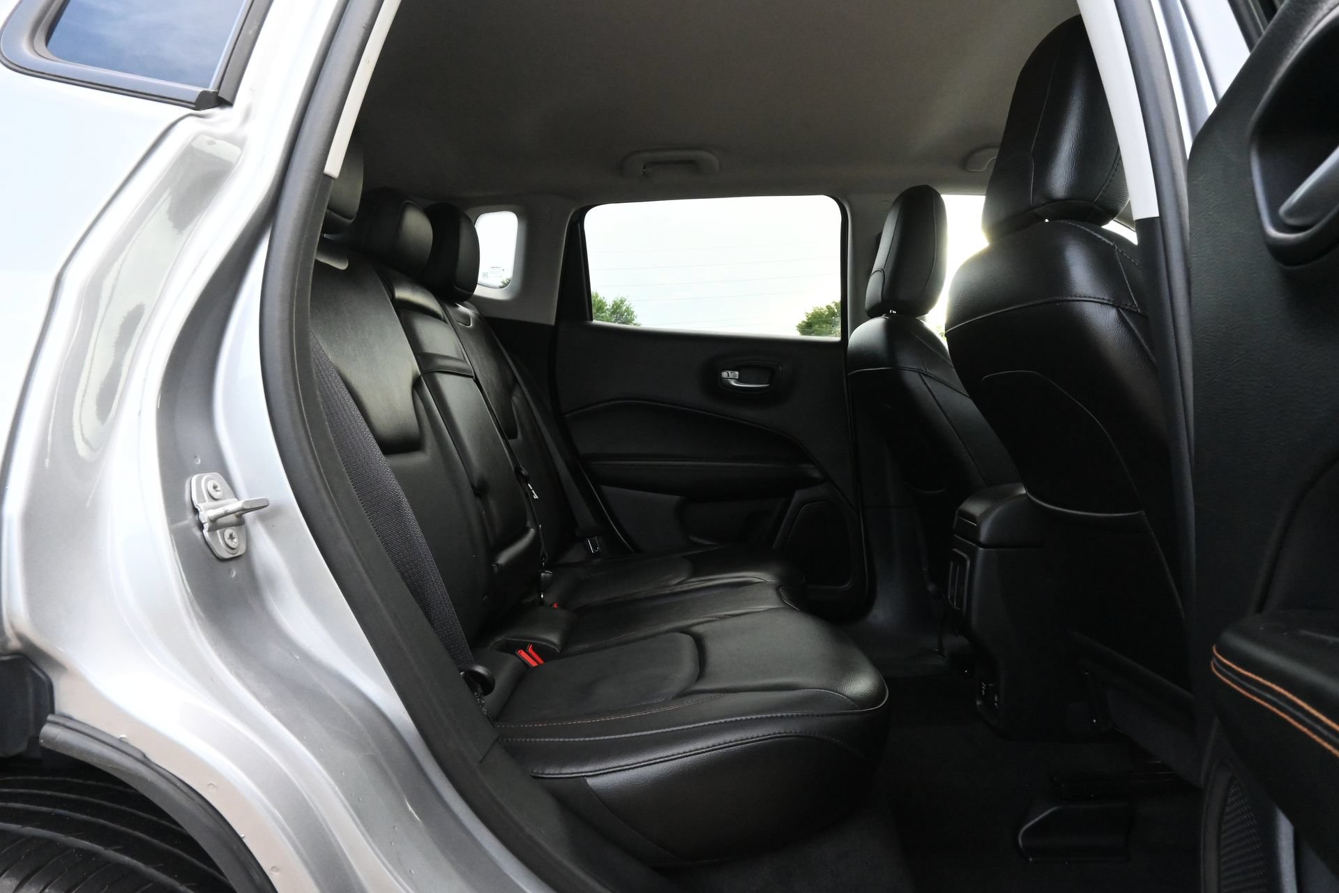 Used 2018 Jeep Compass Limited w/ Navigation Group AWD/4WD image 24