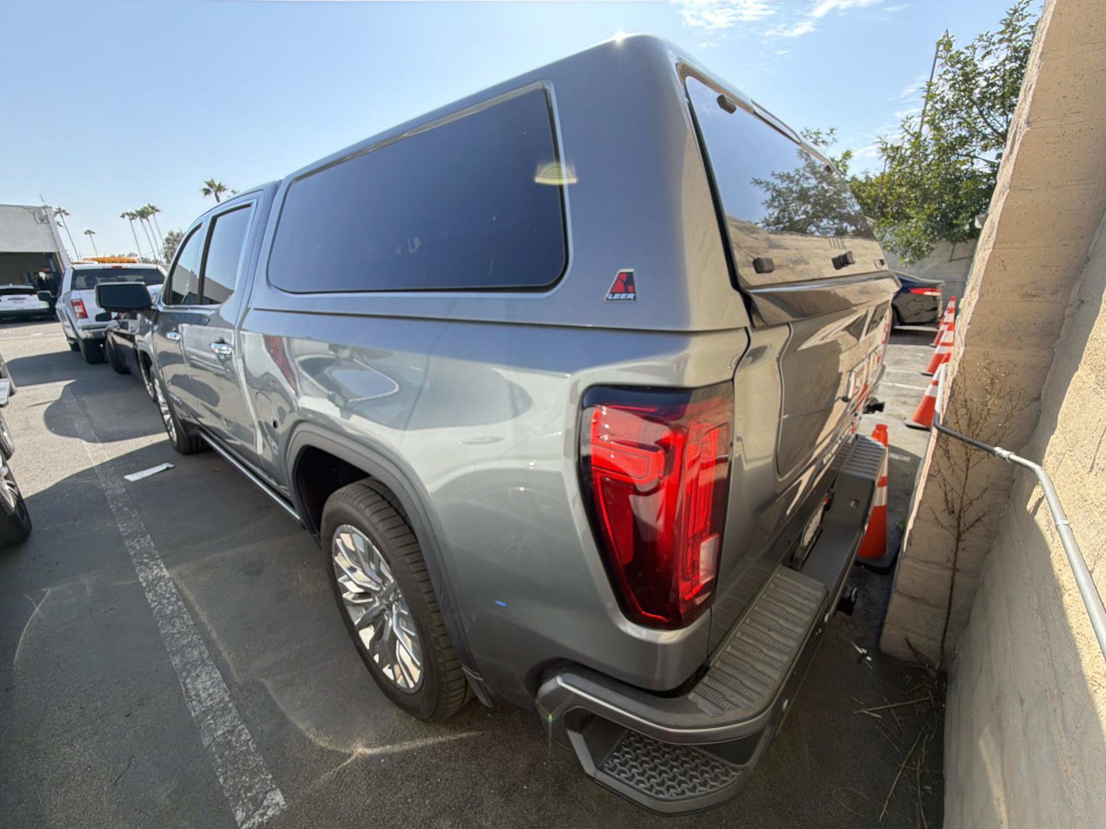 Used 2019 GMC Sierra 1500 Denali w/ Denali Ultimate Package AWD/4WD image 3