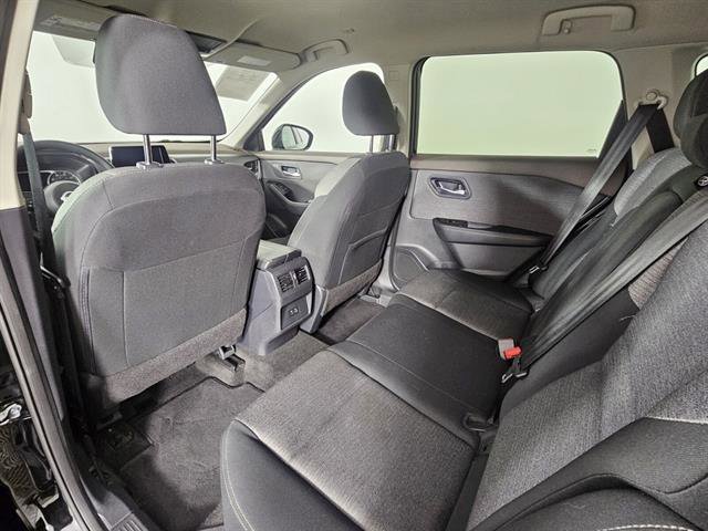 Used 2023 Nissan Rogue SV image 24