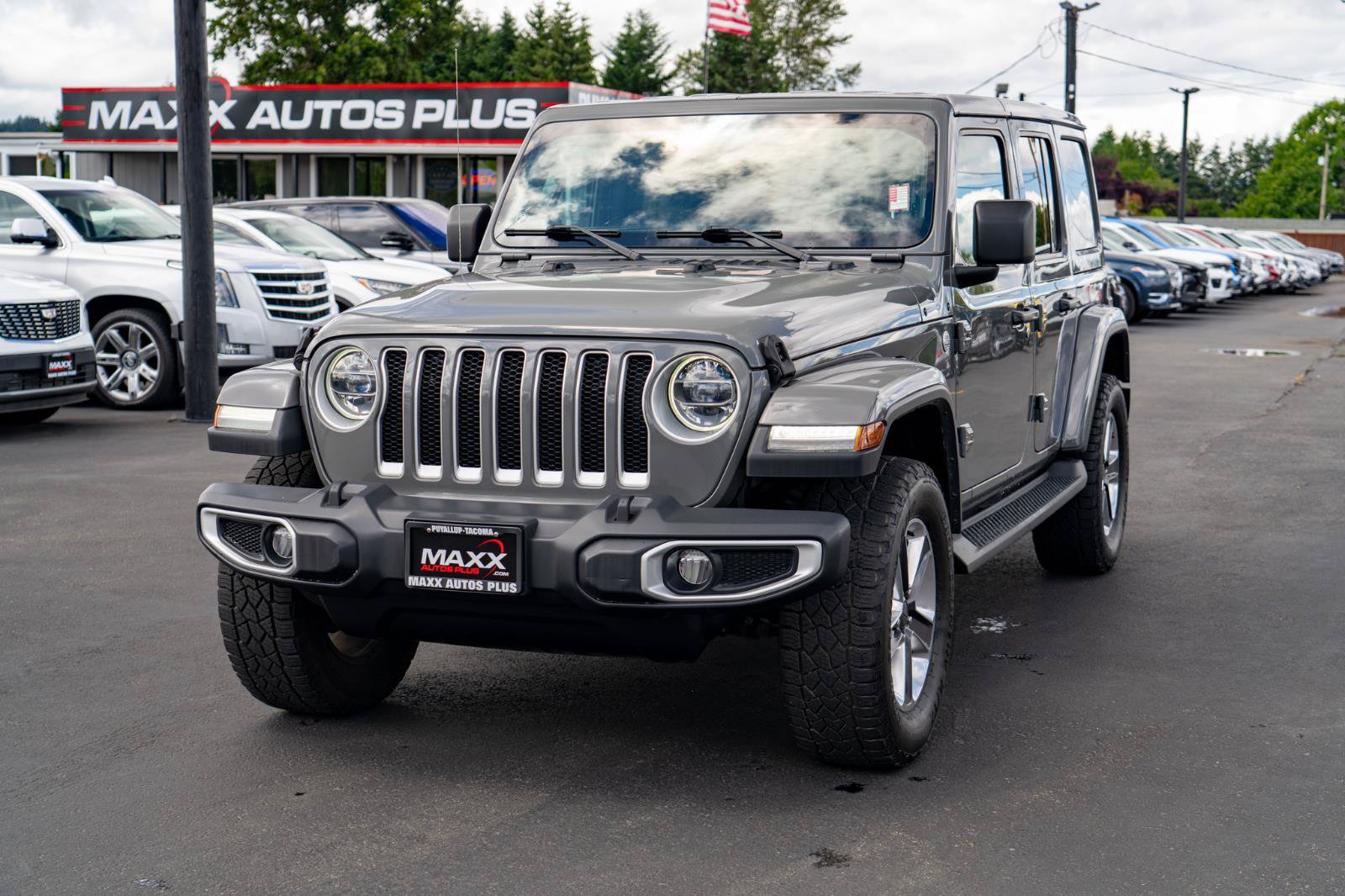 Used 2020 Jeep Wrangler Unlimited Sahara AWD/4WD image 4