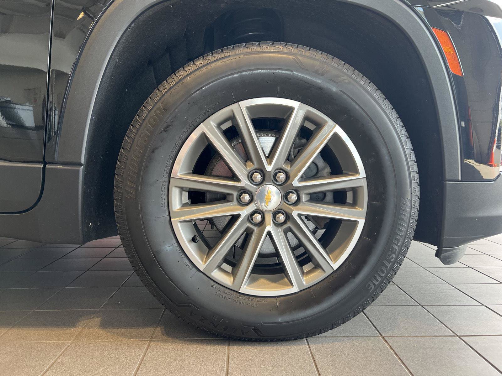 Used 2023 Chevrolet Traverse LT AWD/4WD image 10