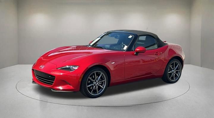 Used 2017 MAZDA MX-5 Miata Grand Touring image 2