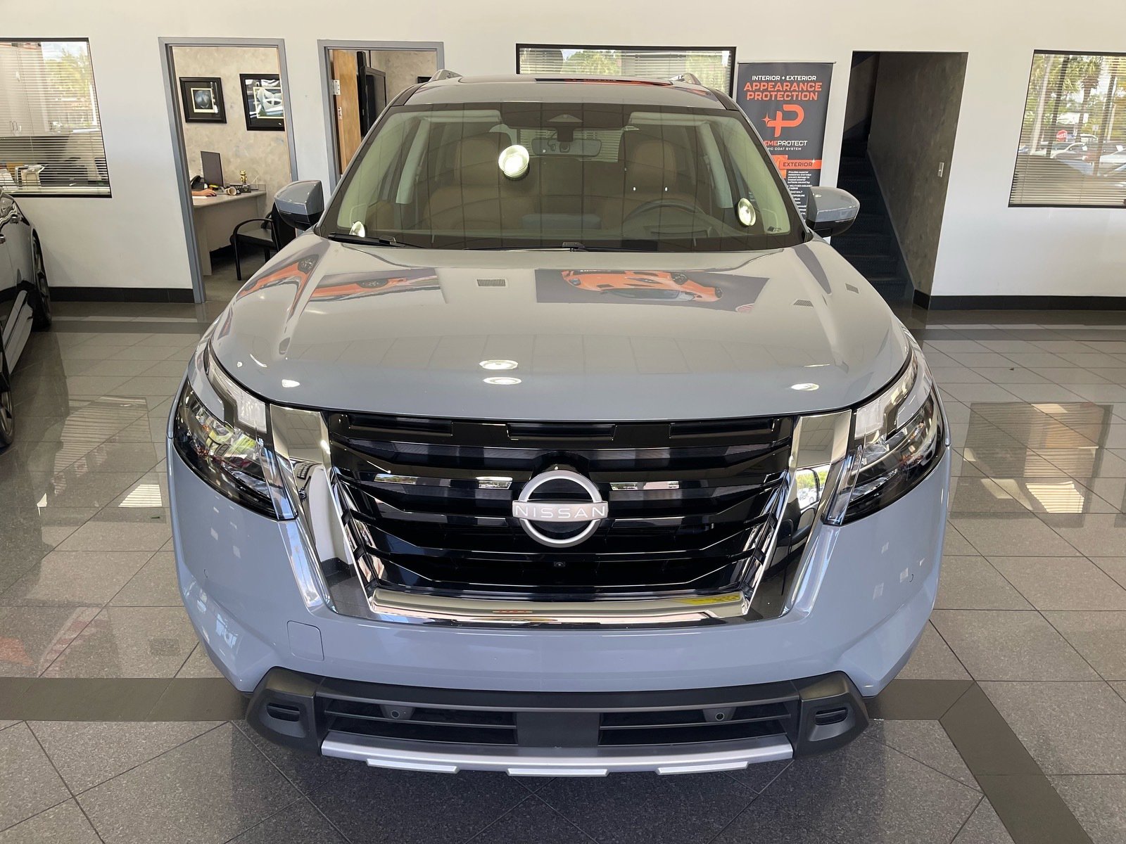 Used 2025 Nissan Pathfinder Platinum FWD image 9