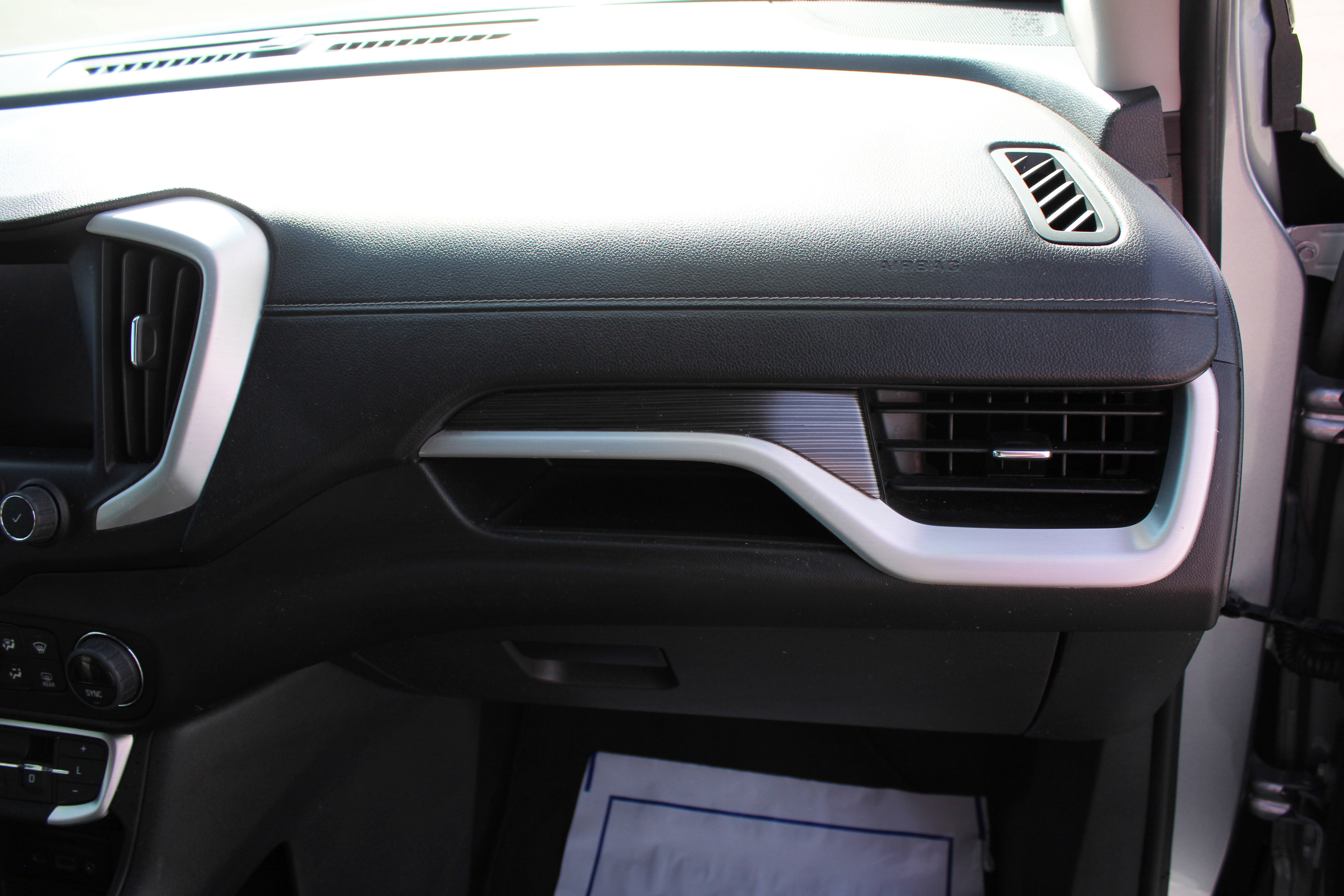 Used 2024 GMC Terrain SLT image 64