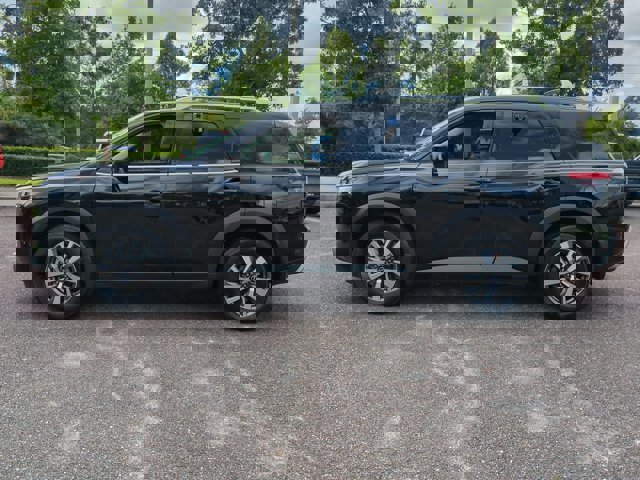 Used 2024 Nissan Pathfinder SL image 7